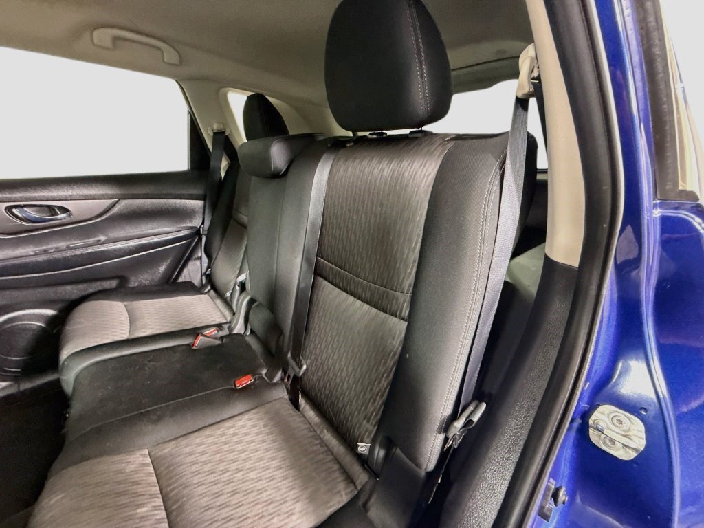 Used 2020 Nissan Rogue SV FWD image 24