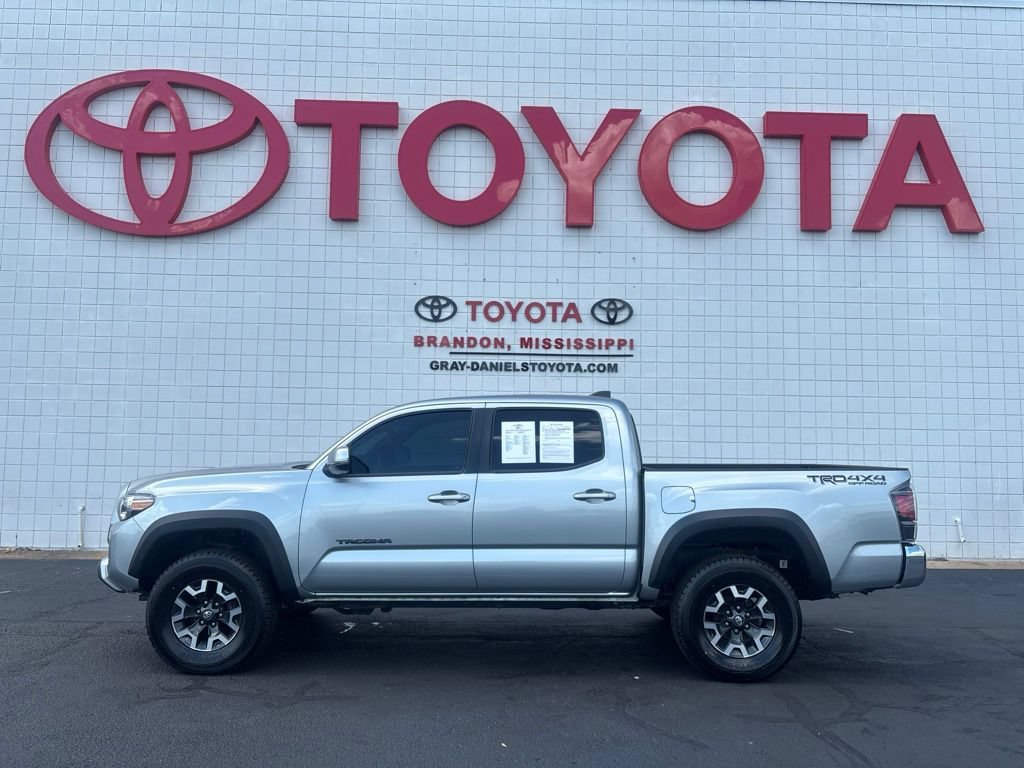 Used 2022 Toyota Tacoma TRD Off-Road AWD/4WD image 5