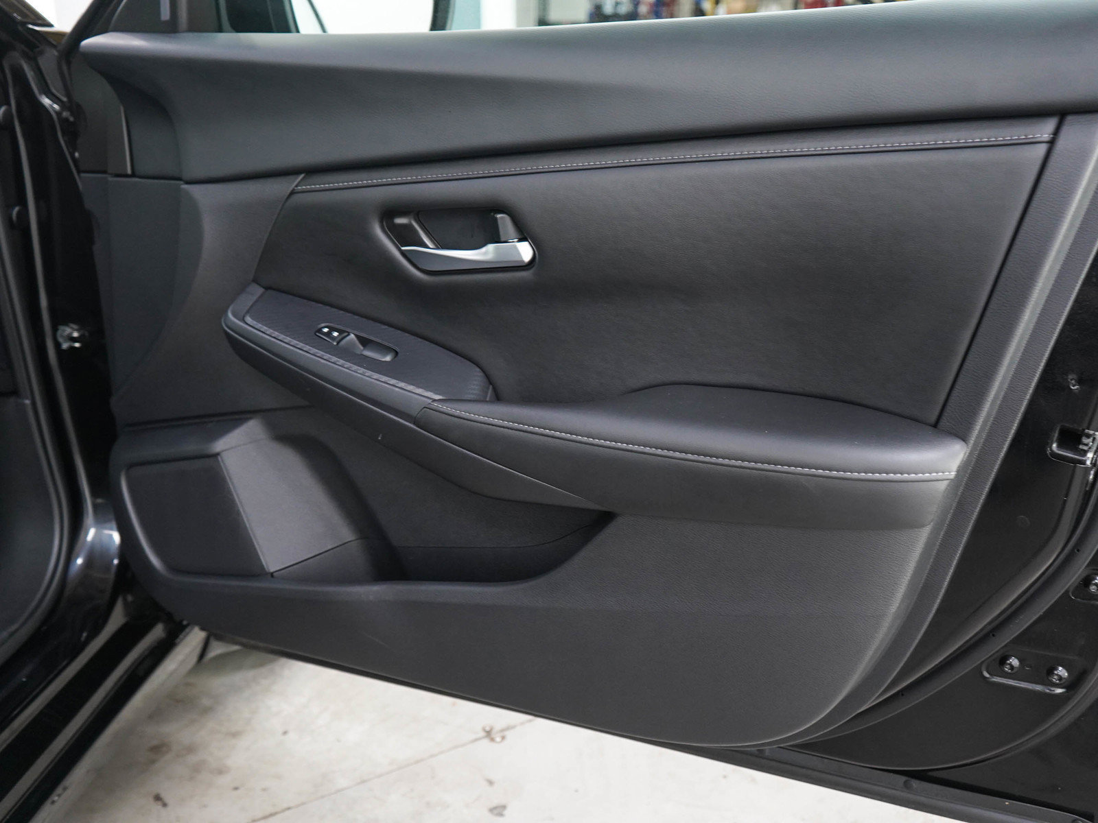 Used 2024 Nissan Sentra SV w/ All-Weather Package FWD image 9