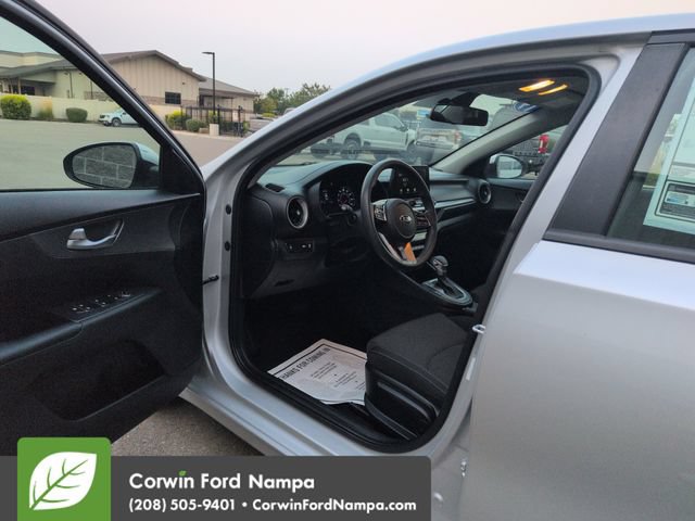 Used 2019 Kia Forte LXS FWD image 9