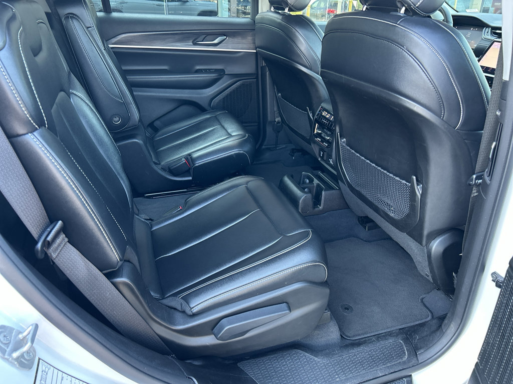 Used 2023 Jeep Grand Cherokee L Limited image 22