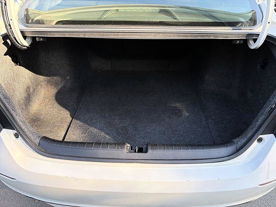 Used 2018 Honda Accord Sport image 15