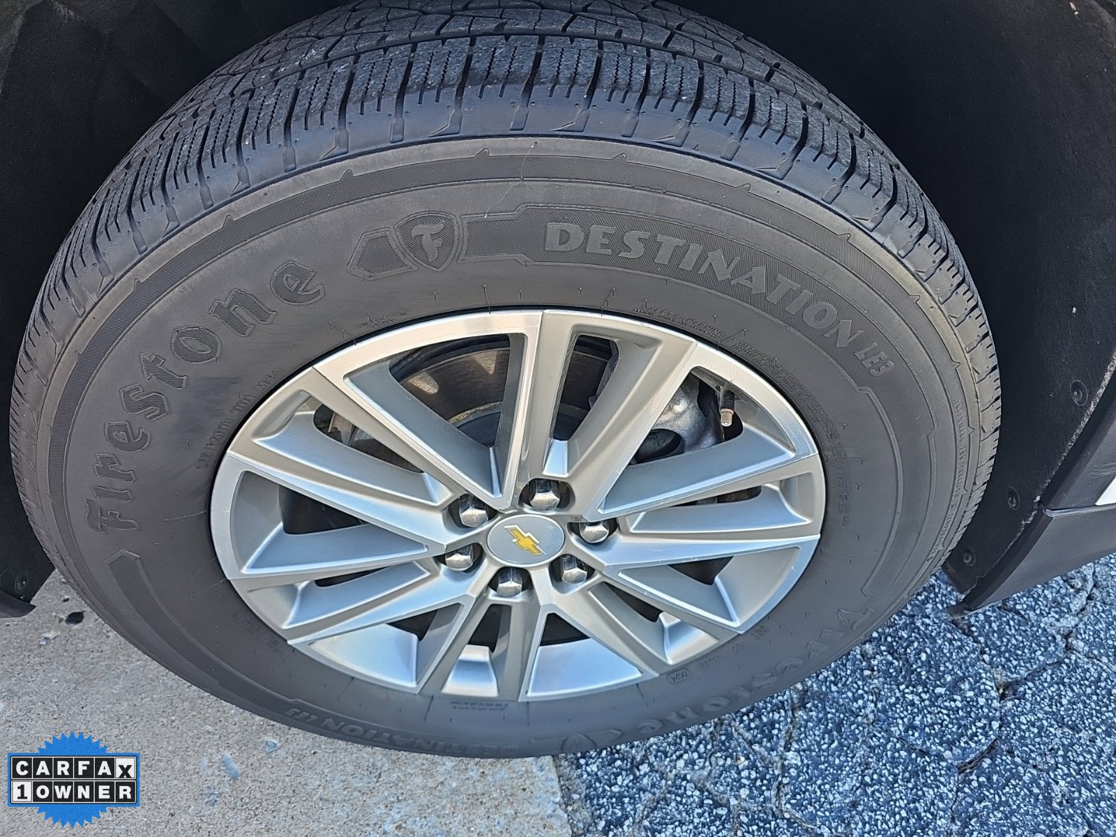 Used 2023 Chevrolet Traverse LT AWD/4WD image 3