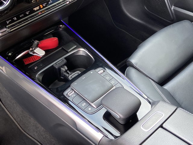 Used 2021 Mercedes-Benz GLB 250 4MATIC image 39