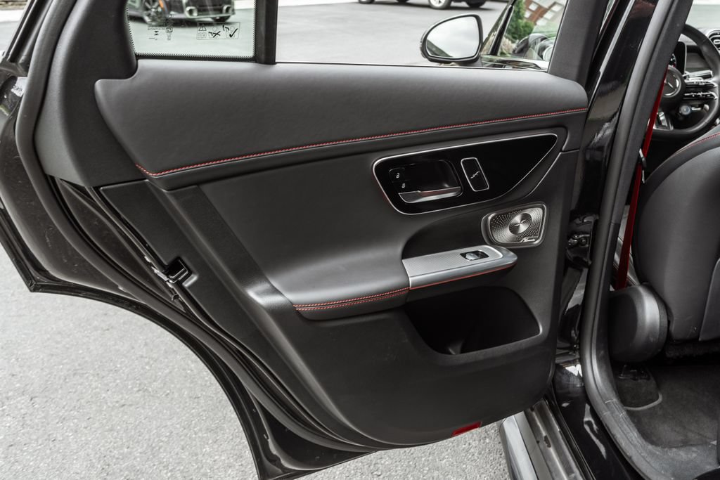 Used 2025 Mercedes-Benz GLC 43 AMG 4MATIC image 31