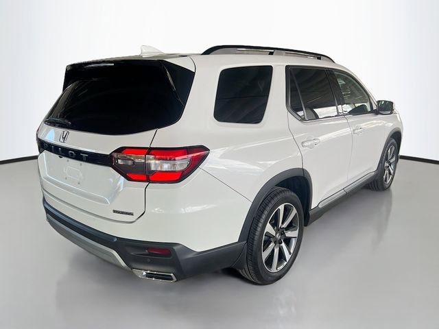 Used 2025 Honda Pilot Touring image 8