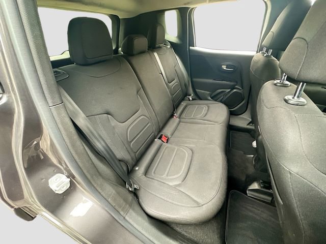 Used 2019 Jeep Renegade Latitude w/ Cold Weather Group AWD/4WD image 25