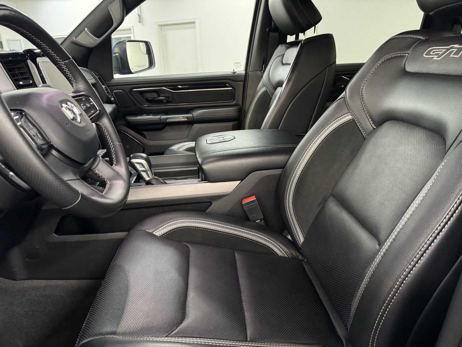 Used 2022 RAM 1500 Laramie w/ G/T Package image 12