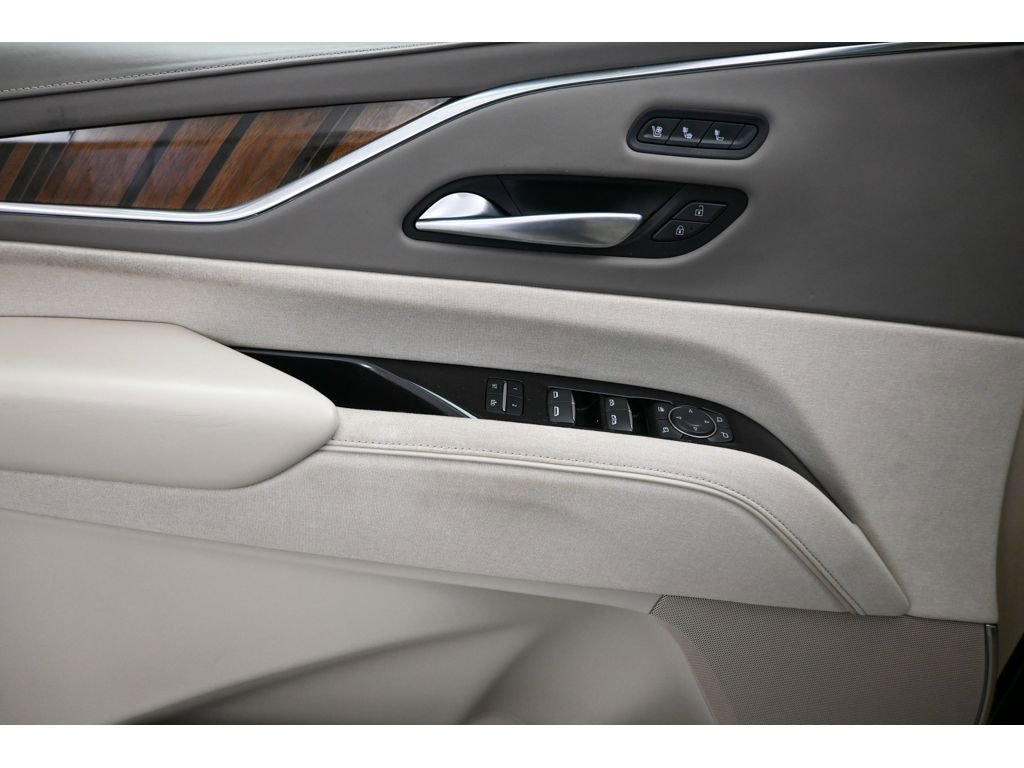 Used 2023 Cadillac Escalade Premium Luxury Platinum image 8