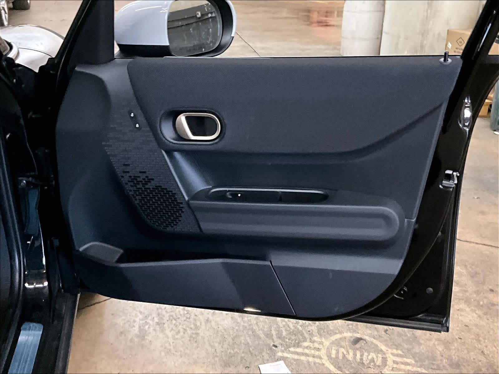 Used 2026 MINI Cooper 4-Door Hardtop FWD image 24