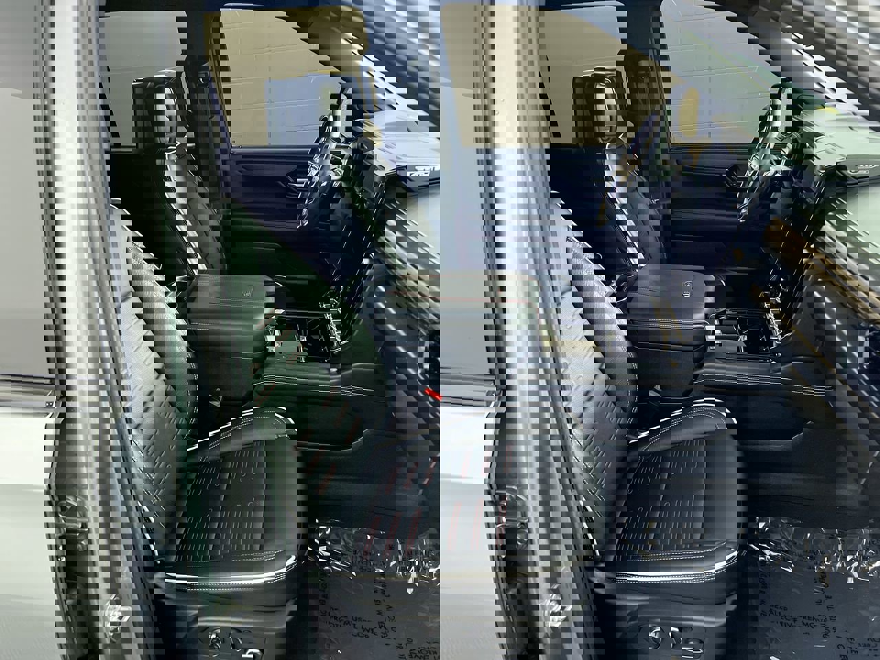 Used 2025 GMC Yukon AT4 Ultimate image 28