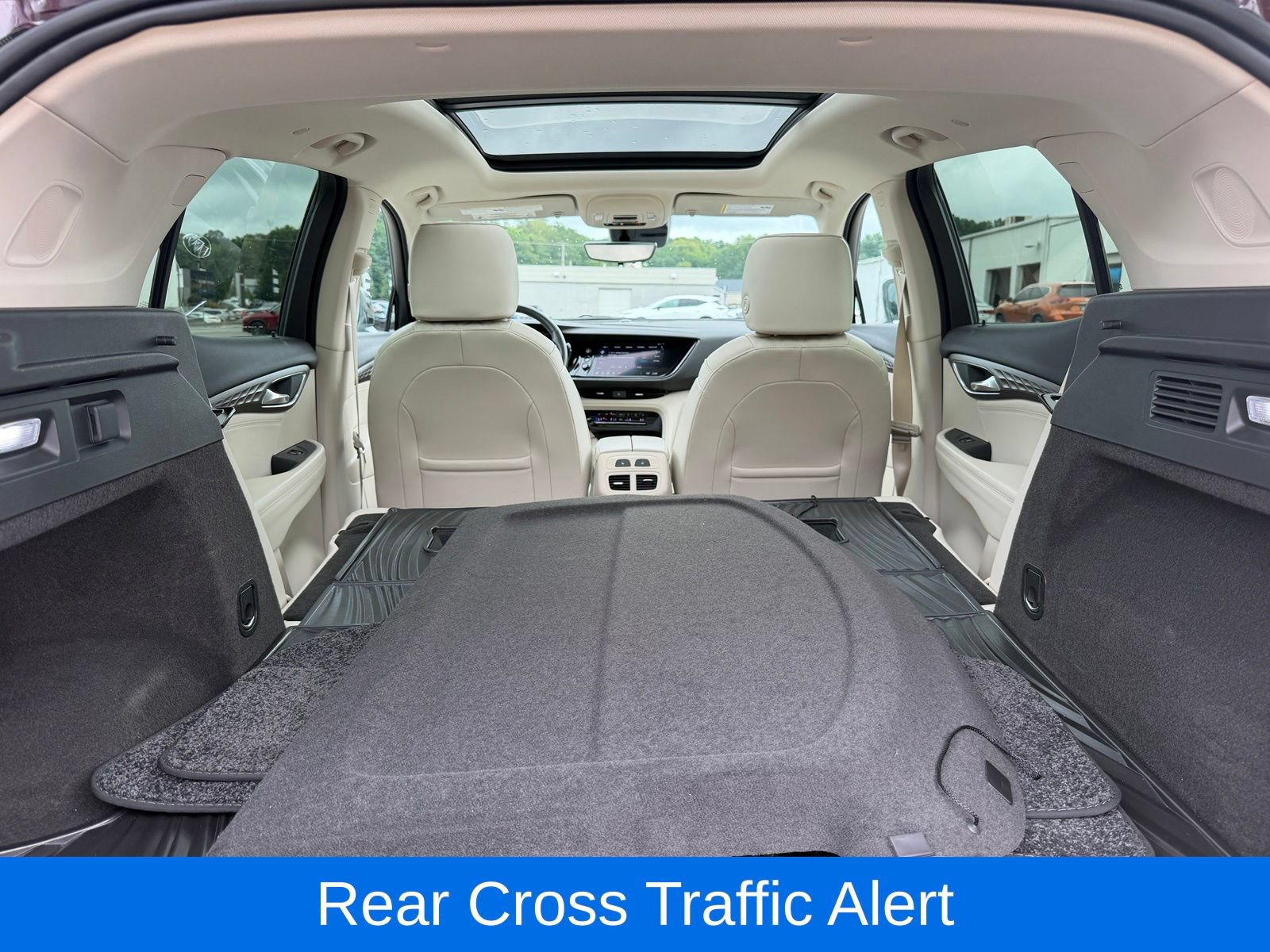 Used 2023 Buick Envision Avenir AWD/4WD image 28