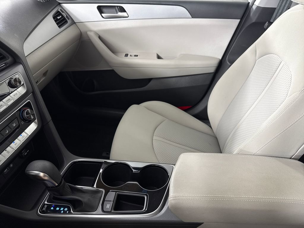Used 2019 Hyundai Sonata SE image 19