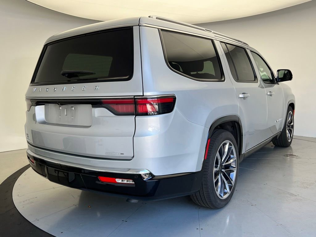 Used 2023 Jeep Wagoneer Series III w/ Premium Group I AWD/4WD image 3