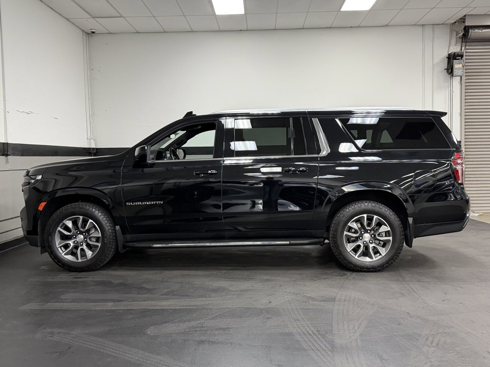 Used 2023 Chevrolet Suburban LS image 9