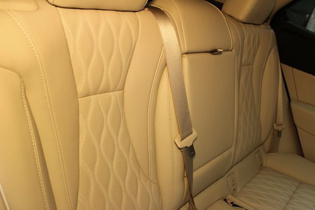 Used 2022 Buick Envision Avenir w/ Technology Package II FWD image 14