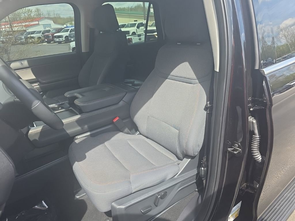 Used 2025 Ford Expedition Max Active image 12