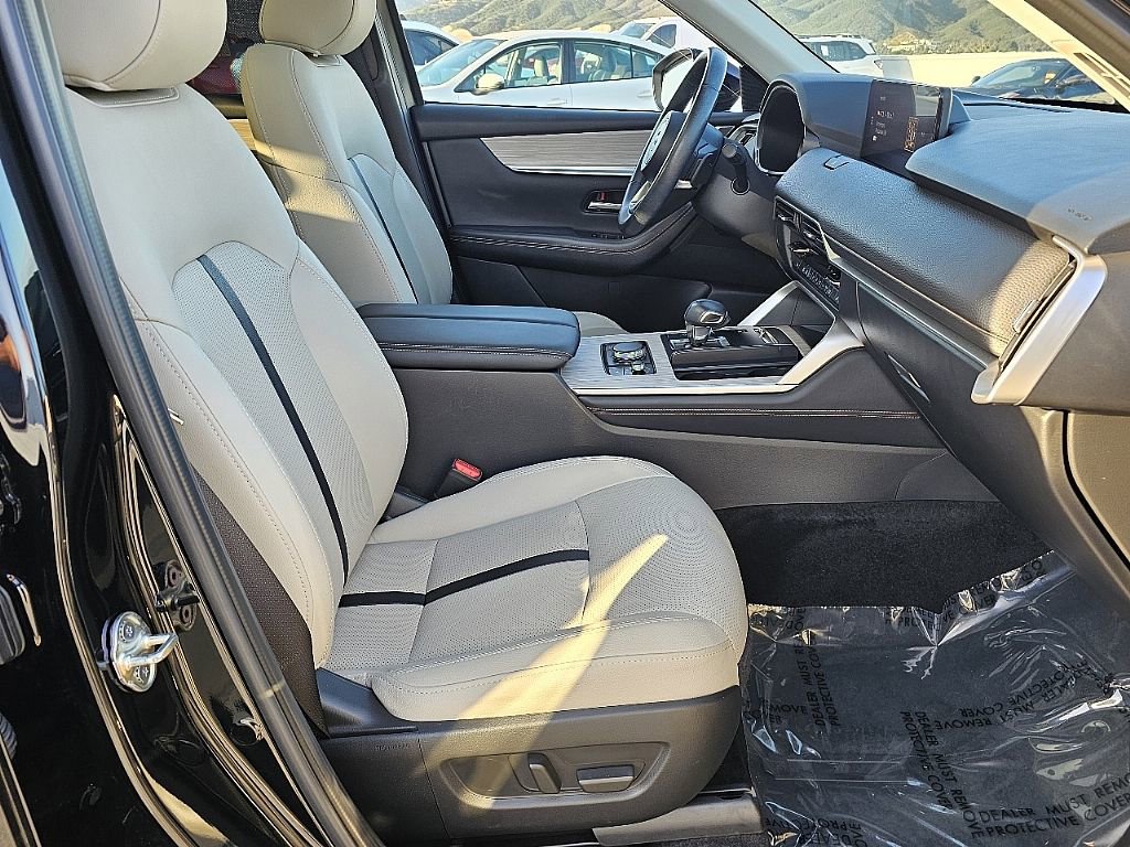 Certified 2025 MAZDA CX-70 Plug-In Hybrid w/ Premium Pkg AWD/4WD image 21