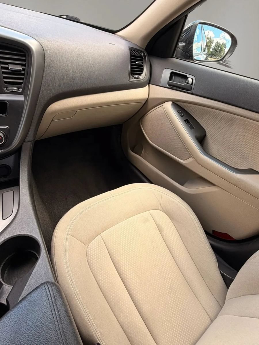 Used 2011 Kia Optima LX FWD image 11