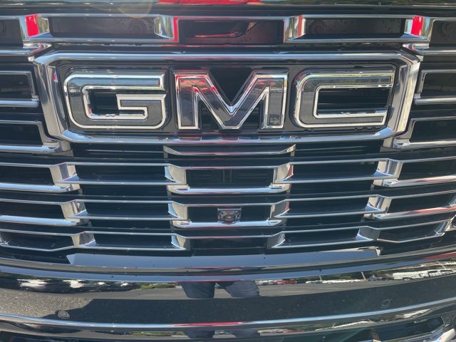 New 2025 GMC Yukon Denali Ultimate w/ LPO, Illumination Package image 4