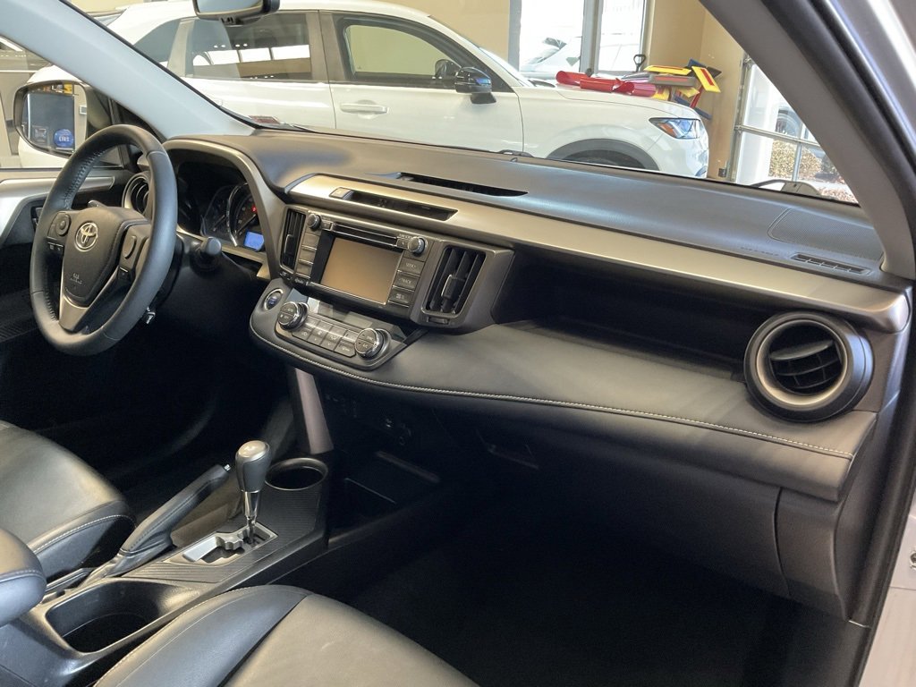 Used 2014 Toyota RAV4 Limited image 18