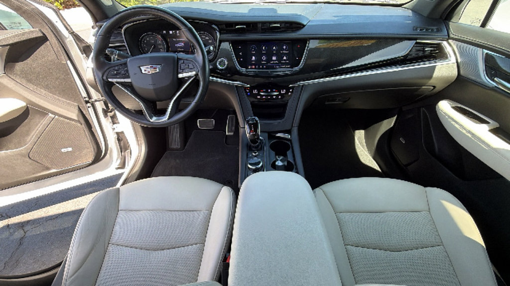 Used 2020 Cadillac XT6 Sport image 26