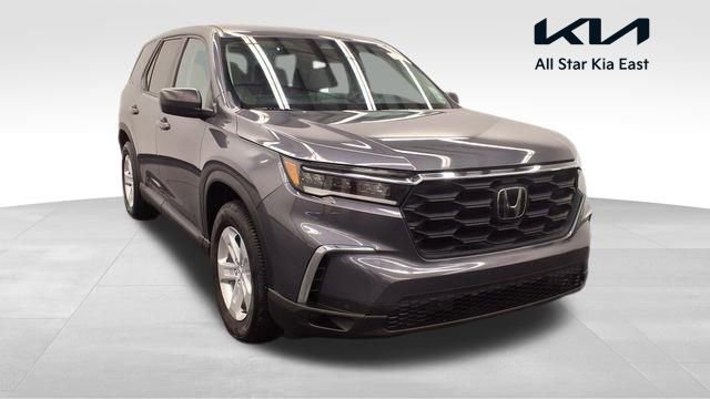 Used 2023 Honda Pilot LX image 1