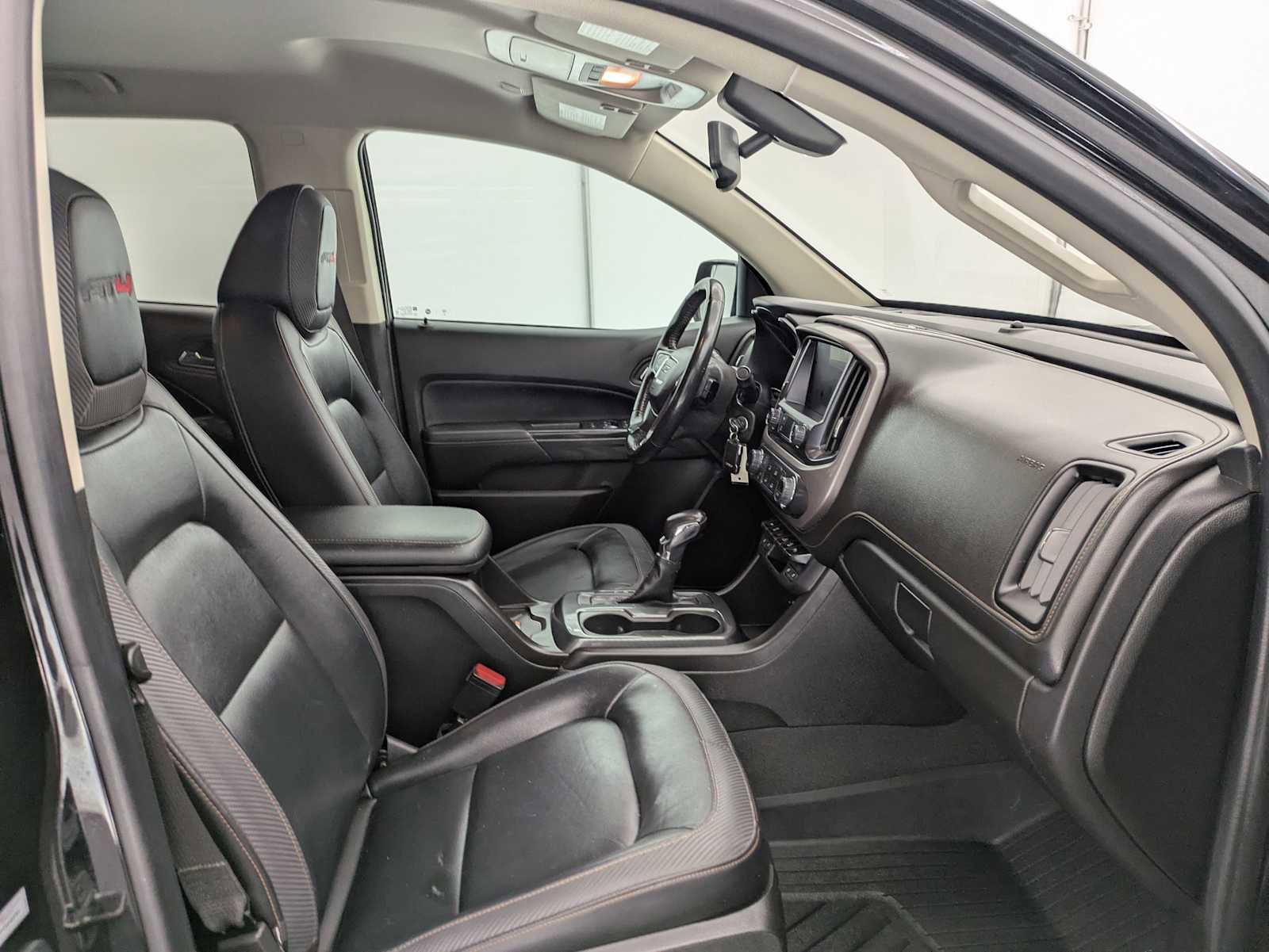 Used 2022 GMC Canyon AT4 image 21