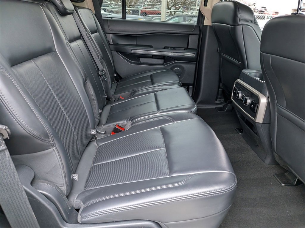 Used 2024 Ford Expedition XLT image 28