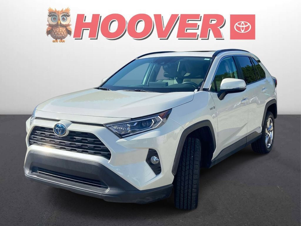 Used 2021 Toyota RAV4 XLE Premium AWD/4WD image 3