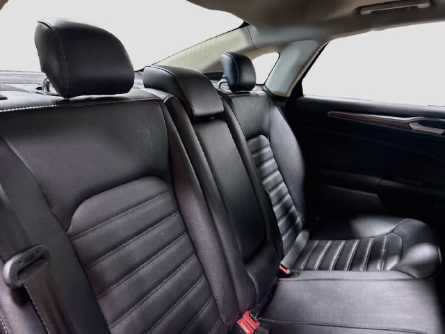 Used 2017 Ford Fusion SE w/ Fusion SE Technology Package AWD/4WD image 20