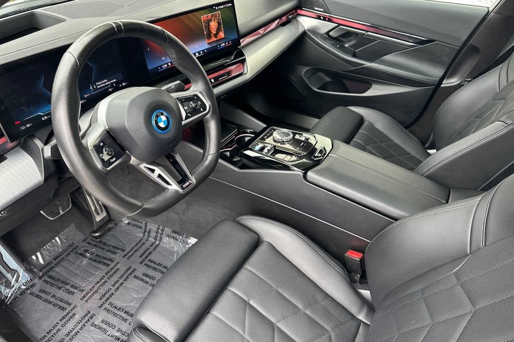 Used 2024 BMW i5 eDrive40i w/ Executive Package RWD image 9