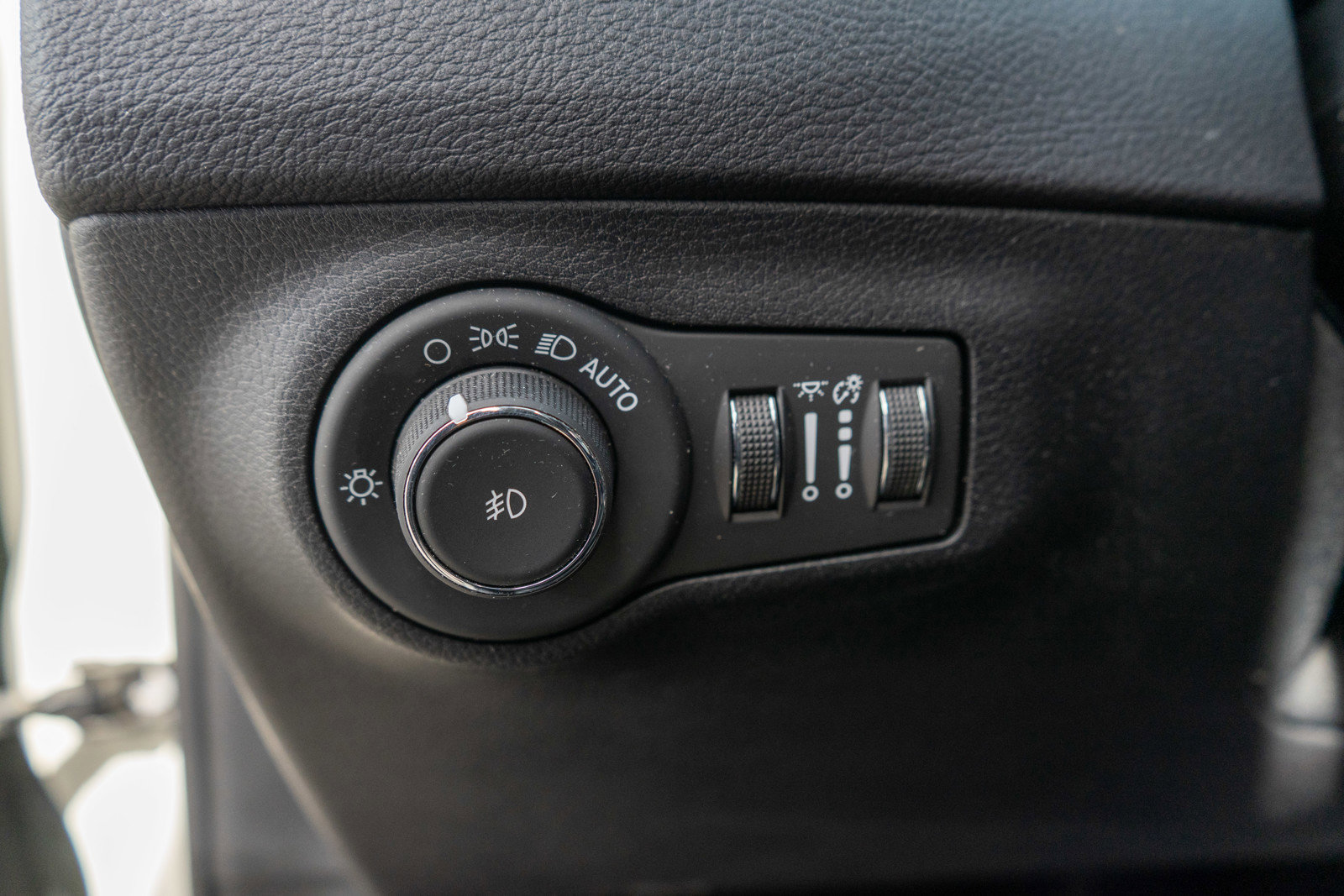 Used 2019 Jeep Compass Latitude w/ Popular Equipment Group image 15