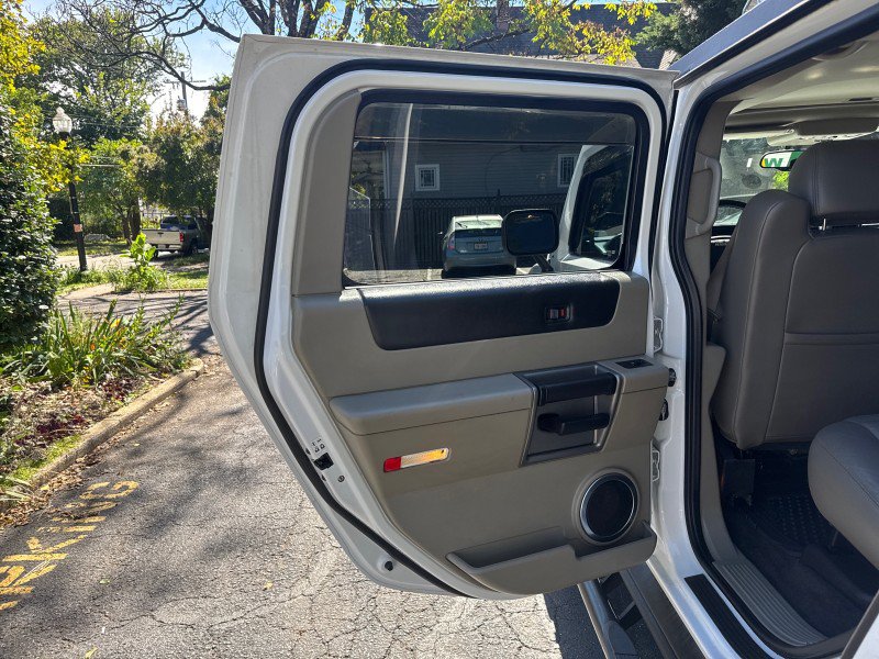 Used 2003 HUMMER H2 w/ Preferred Equipment Group AWD/4WD image 16