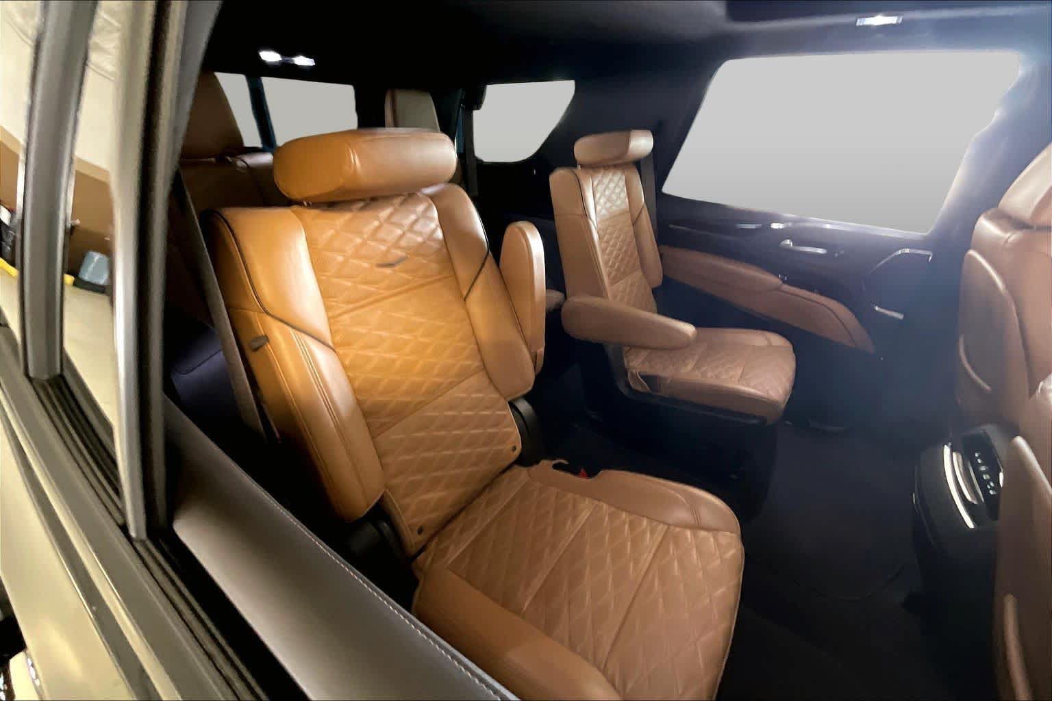 Used 2023 Cadillac Escalade Sport AWD/4WD image 18