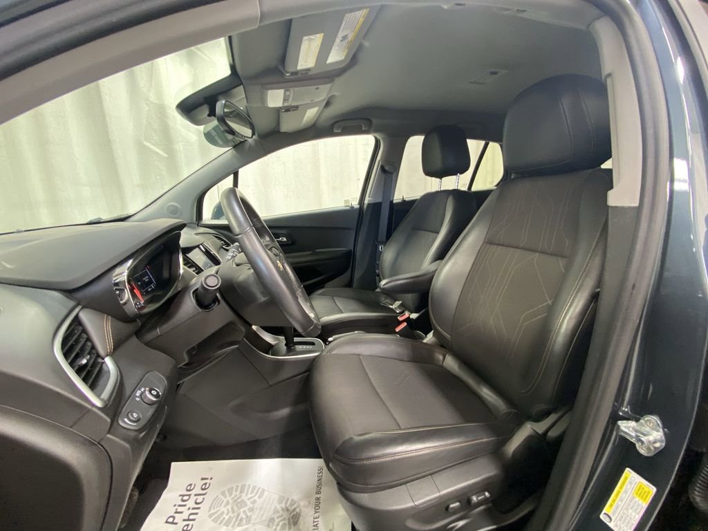 Certified 2022 Chevrolet Trax LT w/ Driver Confidence Package image 27