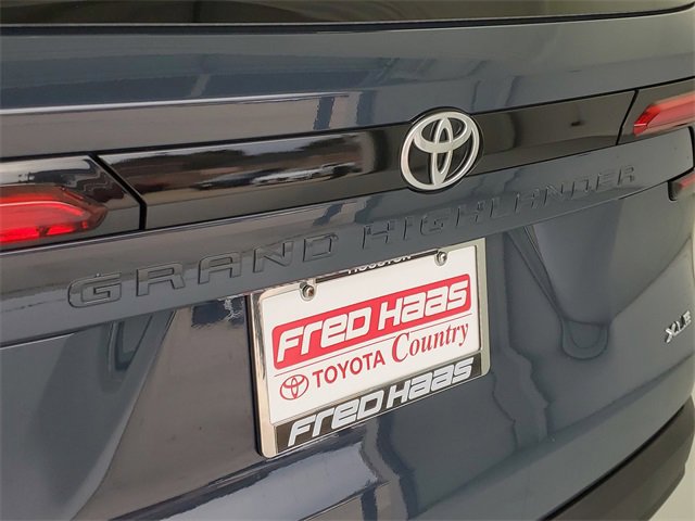Used 2024 Toyota Grand Highlander XLE image 10