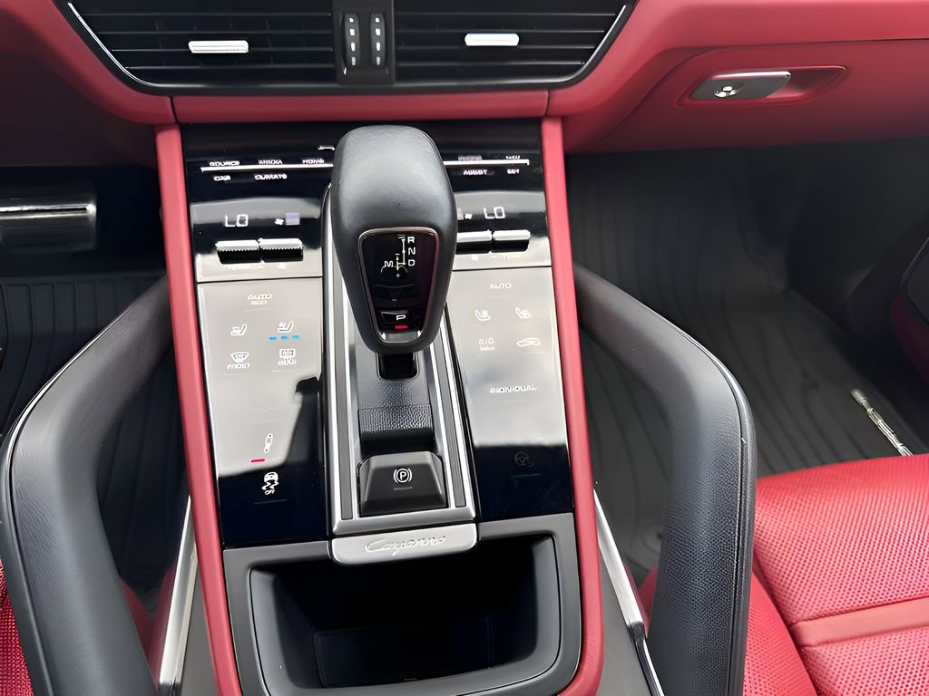 Used 2023 Porsche Cayenne Turbo S image 34