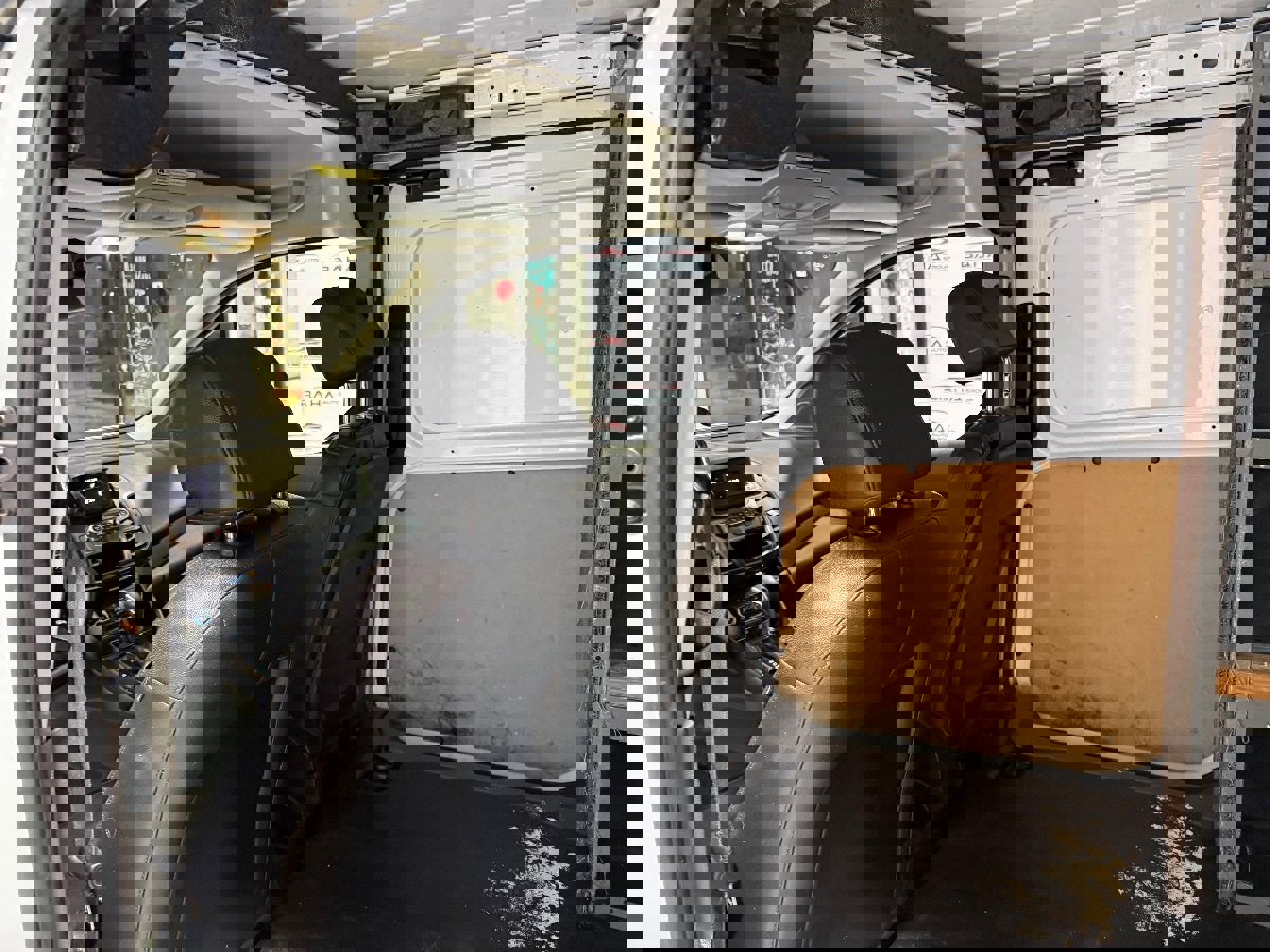 Used 2020 Ford Transit Connect XL image 28