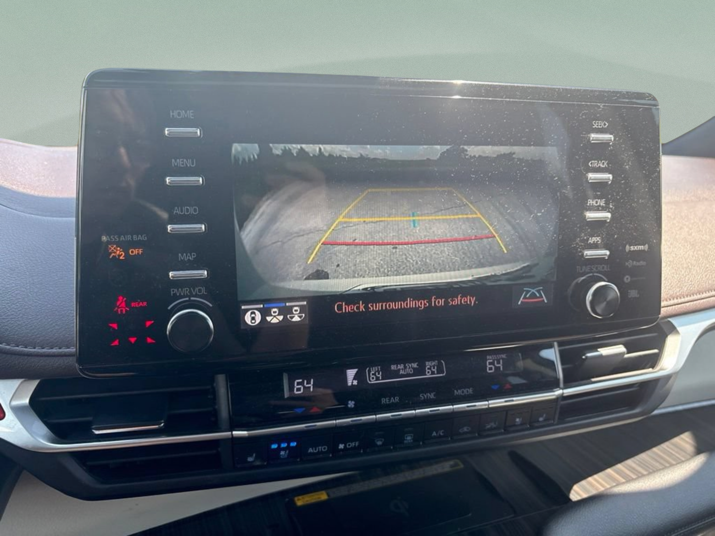 Used 2022 Toyota Sienna Platinum FWD image 13