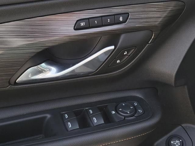 Used 2020 GMC Terrain SLT w/ Preferred Package FWD image 19