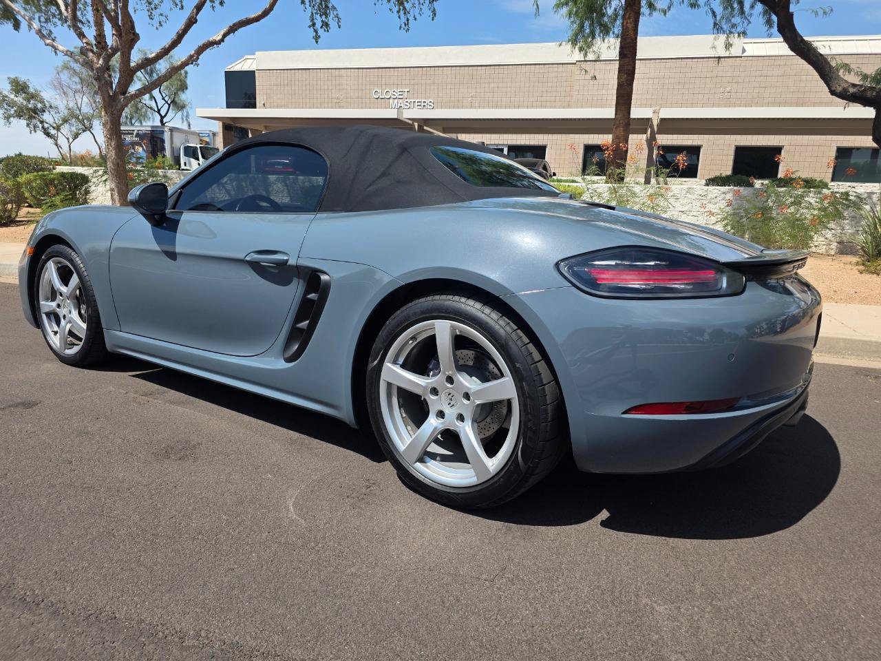 Used 2017 Porsche 718 Boxster RWD image 9