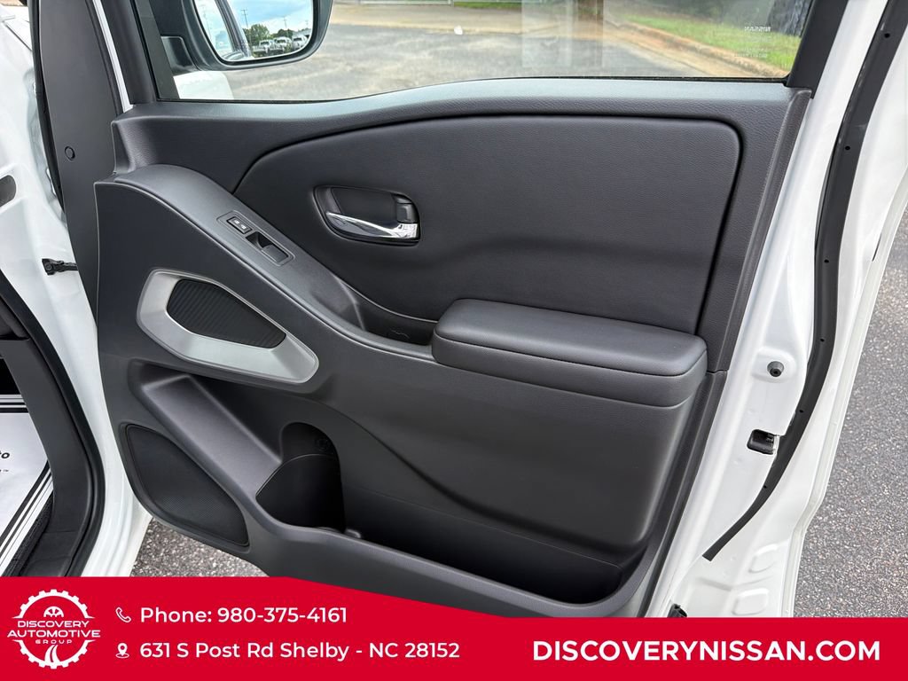 Certified 2025 Nissan Frontier SV RWD image 38