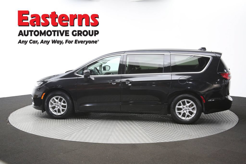 Used 2023 Chrysler Pacifica Touring-L FWD image 62