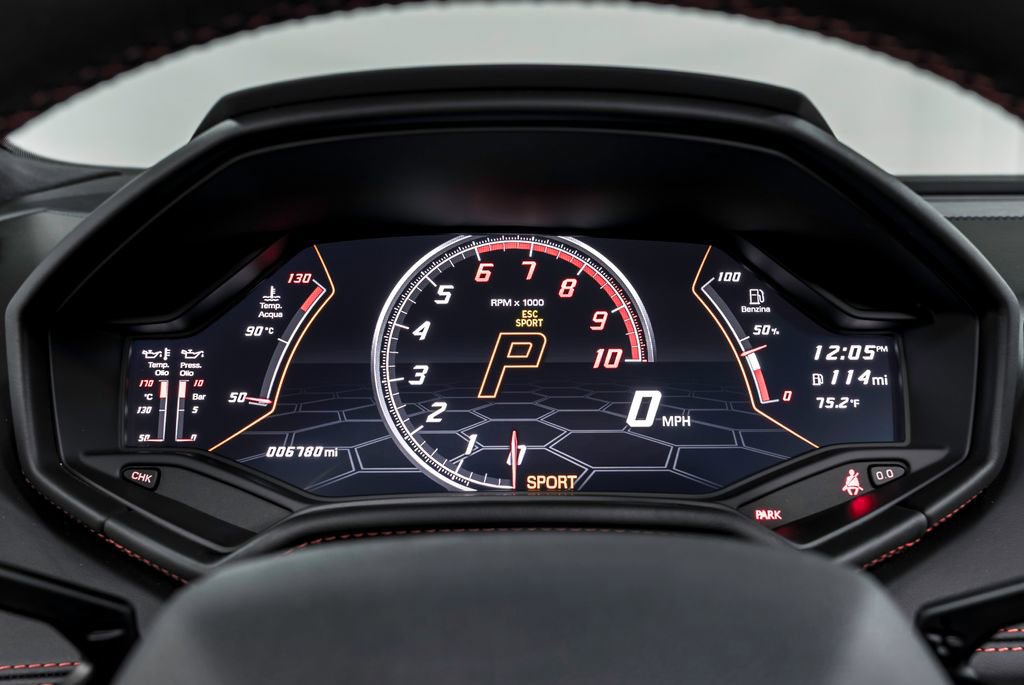 Used 2022 Lamborghini Huracan EVO RWD image 16
