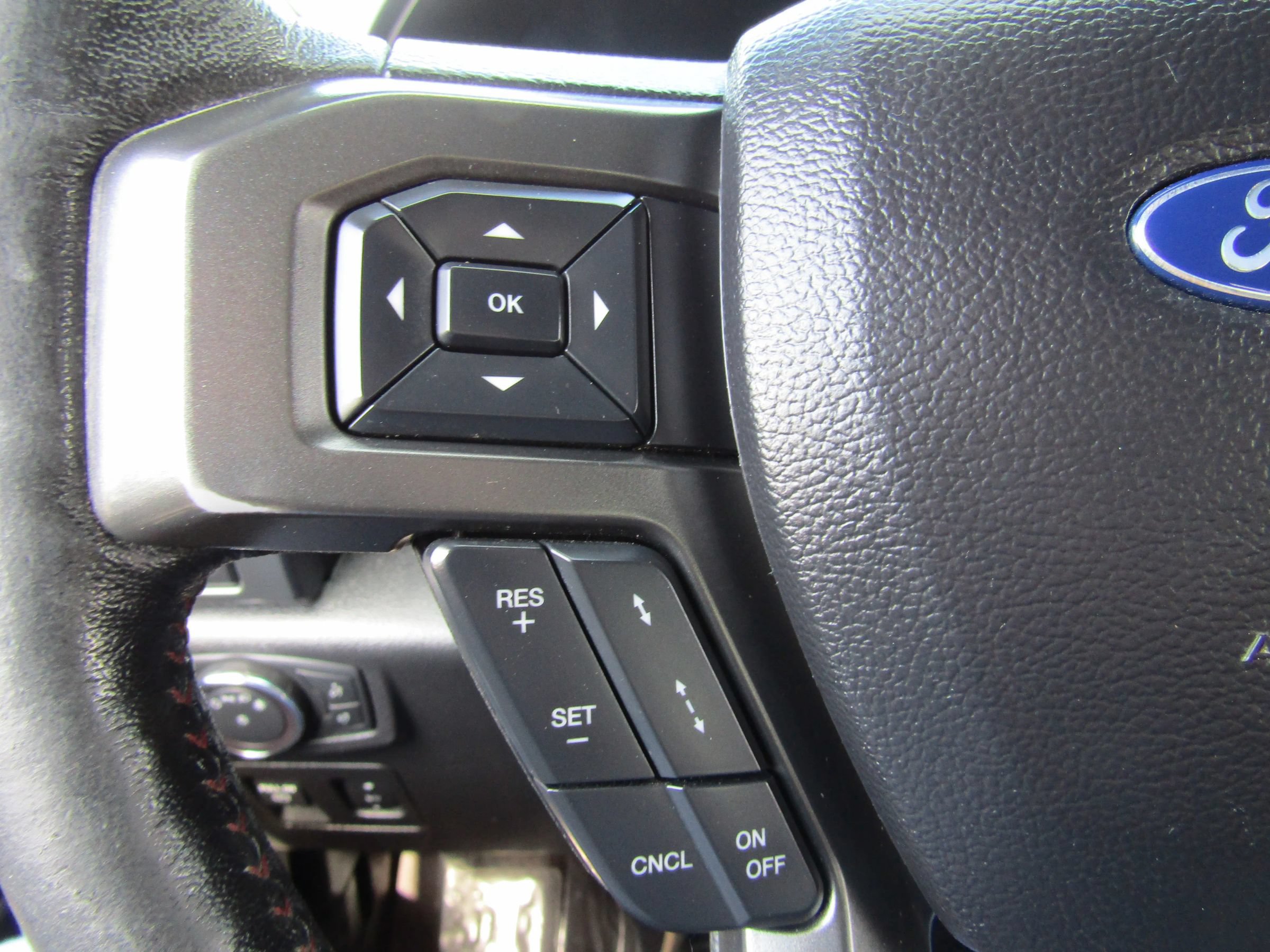 Used 2019 Ford F150 Lariat w/ Equipment Group 502A Luxury AWD/4WD image 40