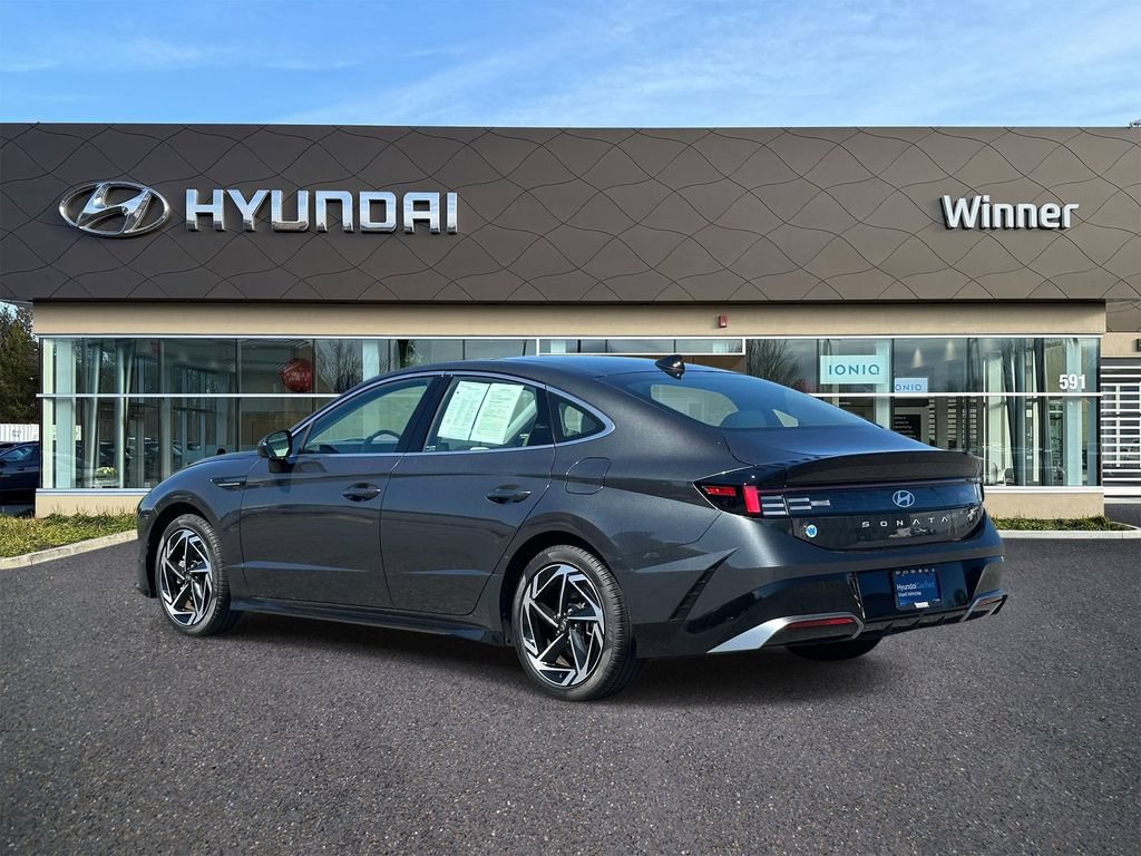 Certified 2024 Hyundai Sonata SEL w/ Convenience Package FWD image 2