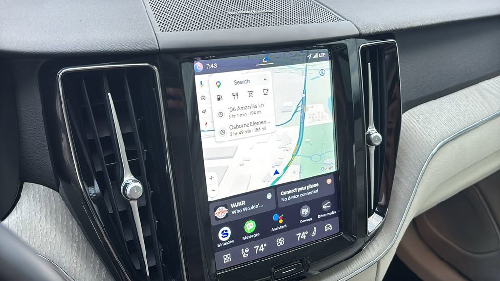 Used 2023 Volvo XC60 B5 Plus w/ Climate Package image 19