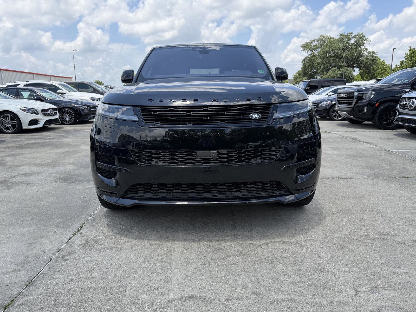 Used 2023 Land Rover Range Rover Sport SE Dynamic AWD/4WD image 2