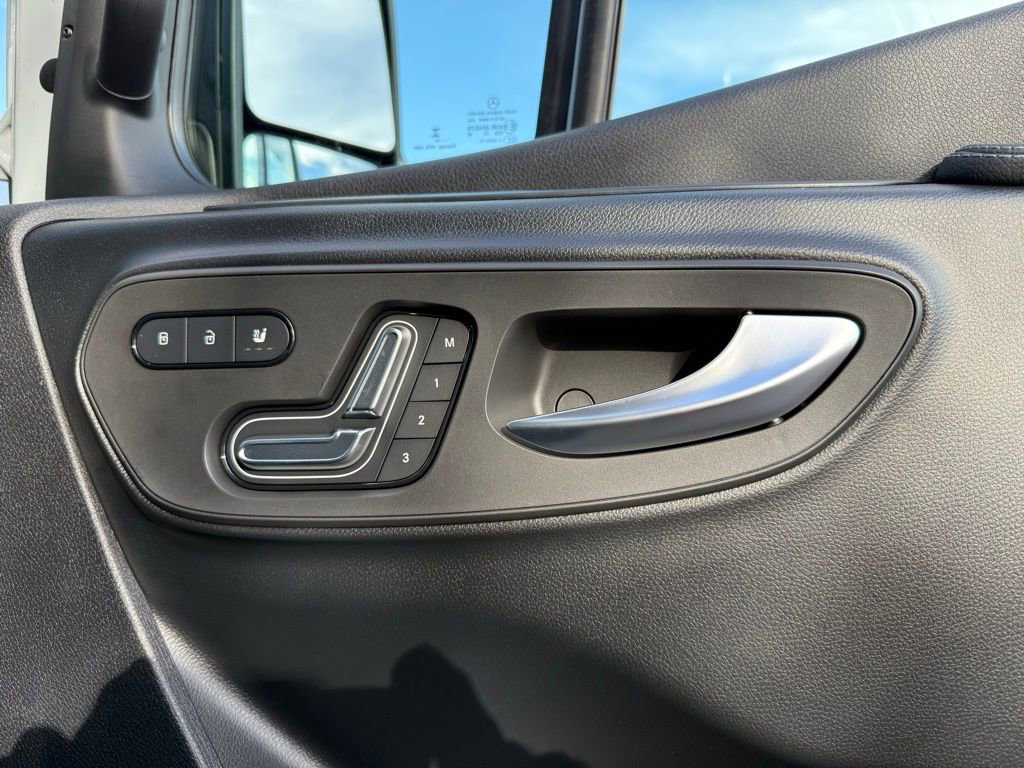 New 2025 Mercedes-Benz Sprinter 2500 image 18